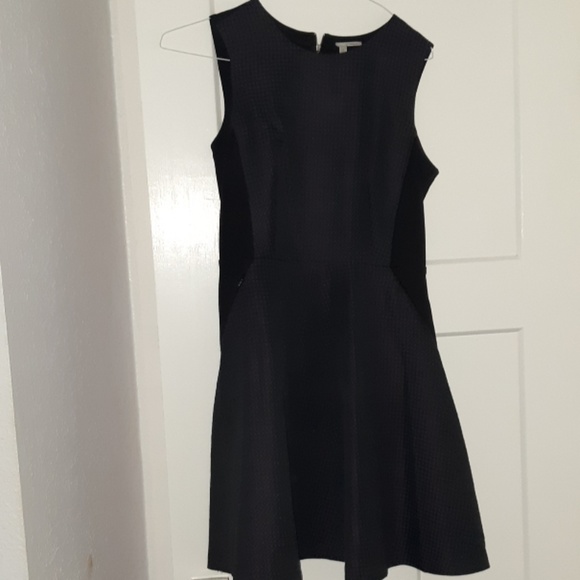 Halogen Dresses & Skirts - Flattering dress Halogen Dresses & Skirts - Flattering dress